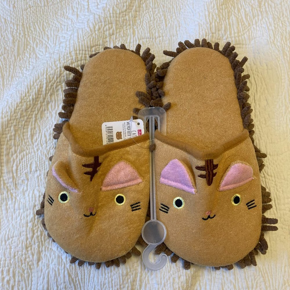 Kitty Cat Slippers Eats Dust Bunnies NWT